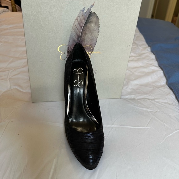 Jessica Simpson Elegant Black Heels - Picture 2 of 3